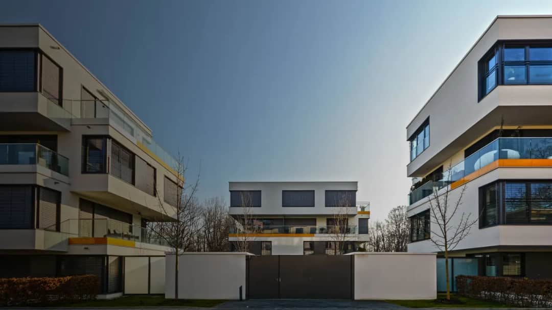 Wspólnota mieszkaniowa czy spółdzielnia – co lepsze dla Ciebie?