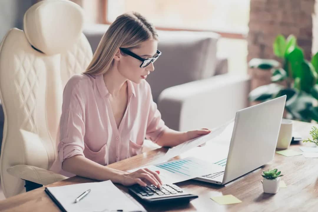 Ile zarabia księgowa w spółdzielni mieszkaniowej? Zaskakujące fakty o wynagrodzeniach