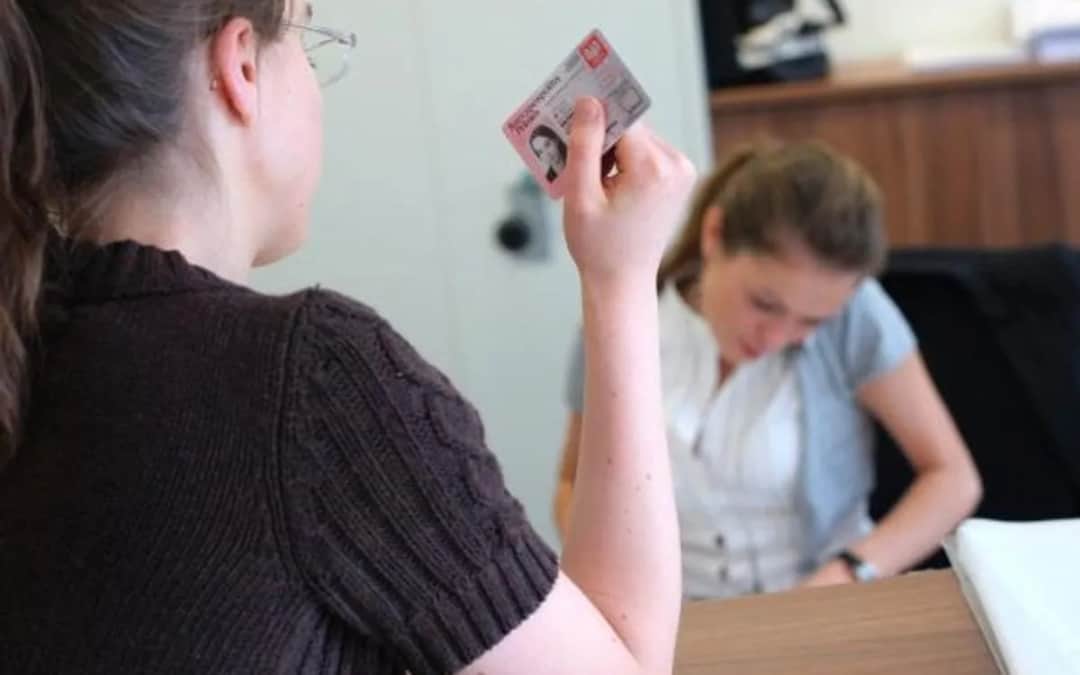 Czy spółdzielnia mieszkaniowa może żądać nr PESEL? Poznaj swoje prawa