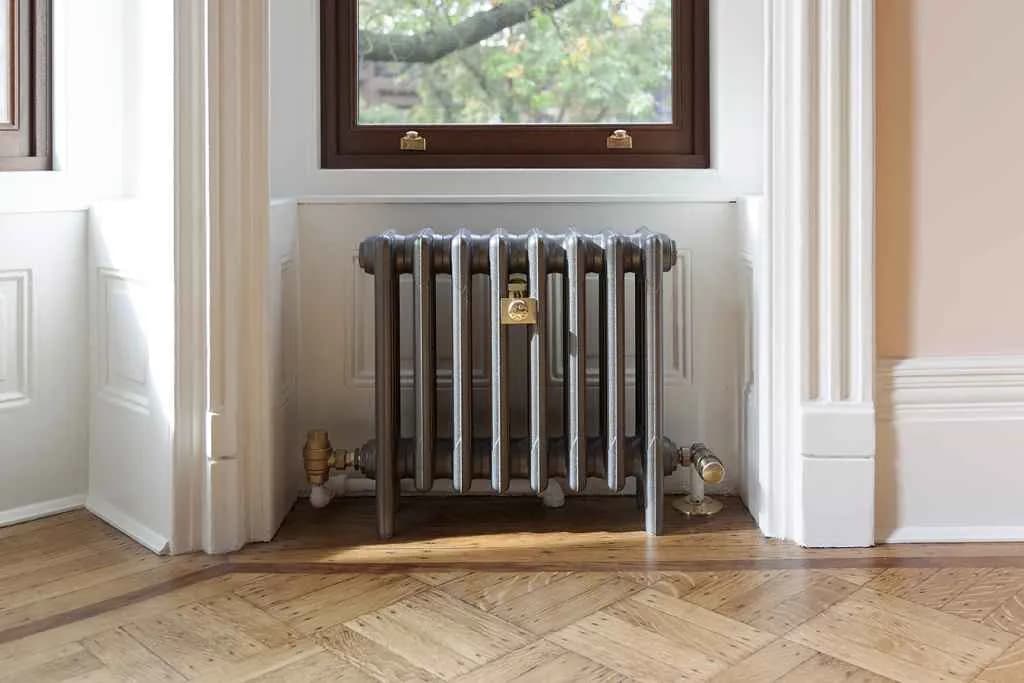 Czy warto wymieniać grzejniki żeliwne w bloku? Odkryj ukryte koszty Czy warto wymieniać grzejniki żeliwne w bloku? Odkryj ukryte koszty