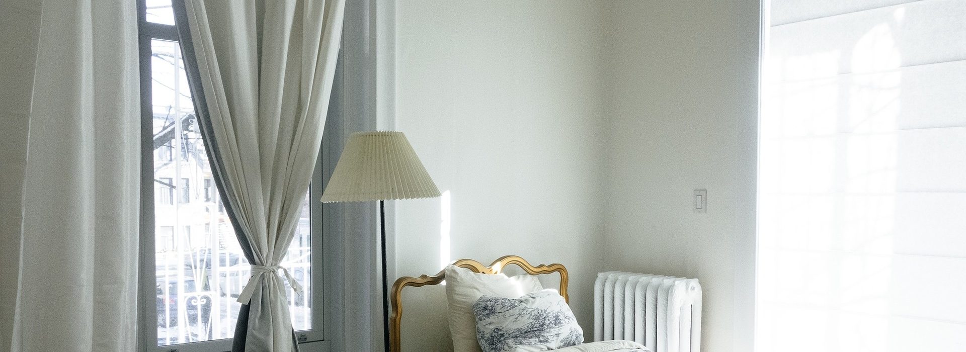 bedroom-690129_1920